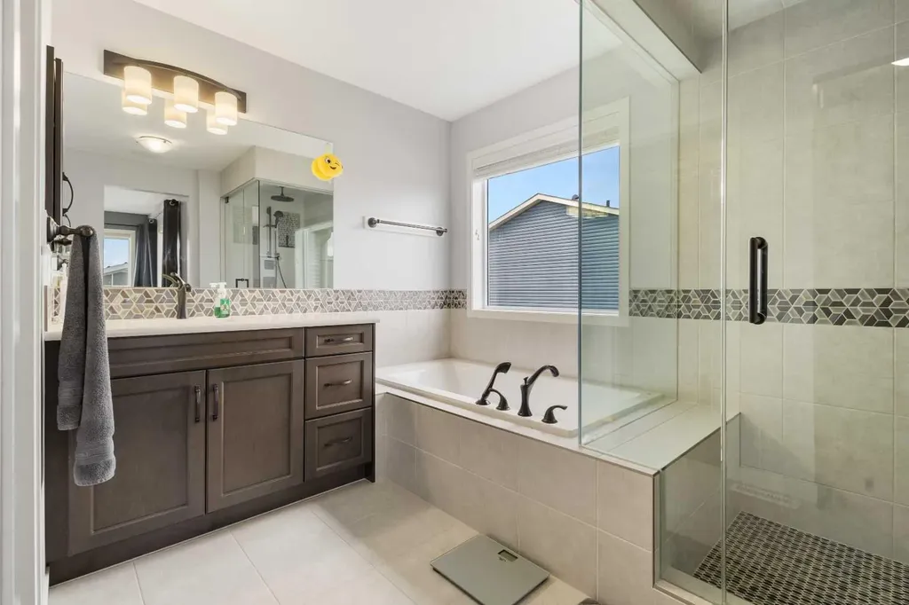92 Sage Bluff Way NW Calgary AB T3R 1T4