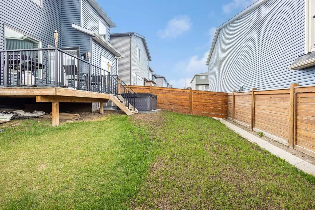 92 Sage Bluff Way NW Calgary AB T3R 1T4