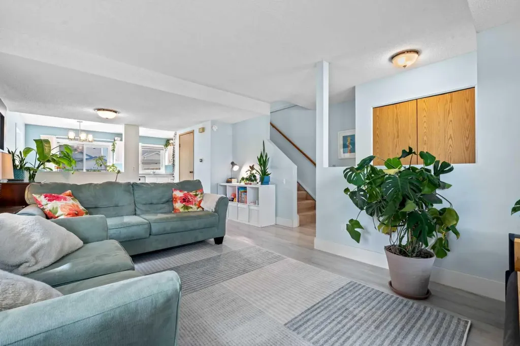 63 Falmere Way NE Calgary AB T3J 2Y7