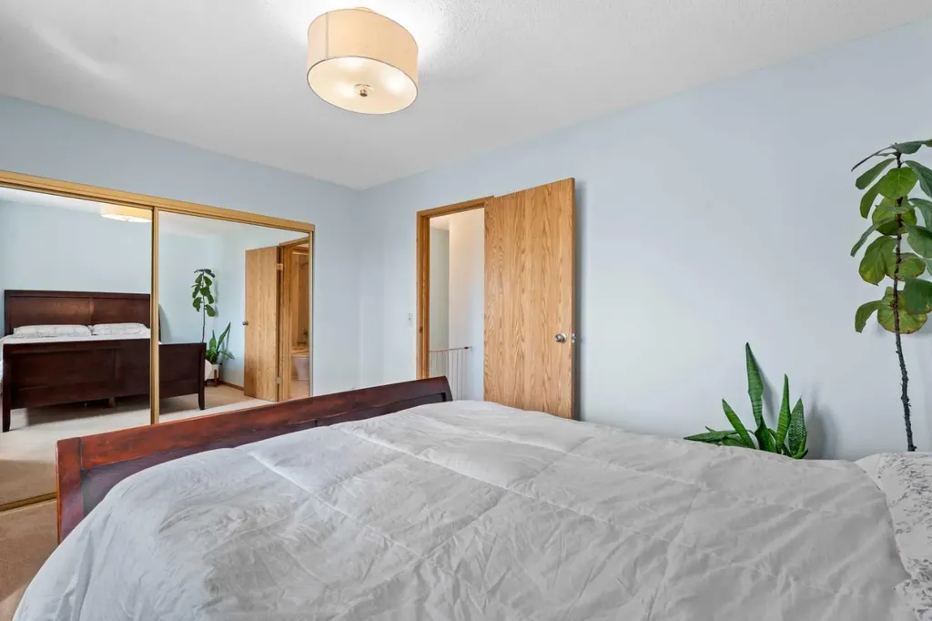 63 Falmere Way NE Calgary AB T3J 2Y7