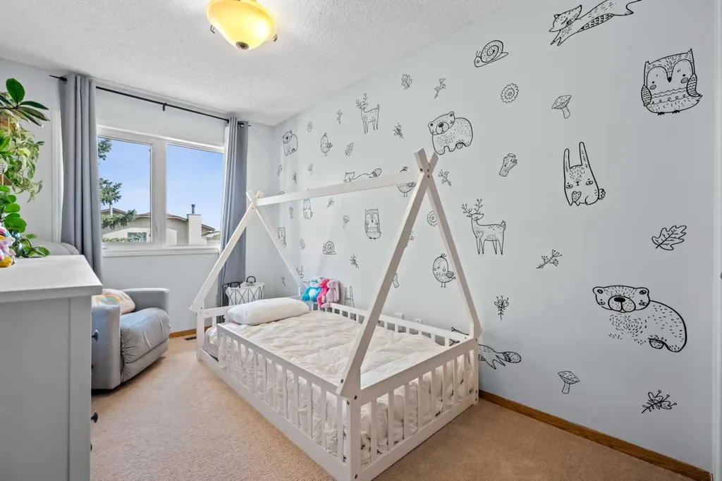 63 Falmere Way NE Calgary AB T3J 2Y7