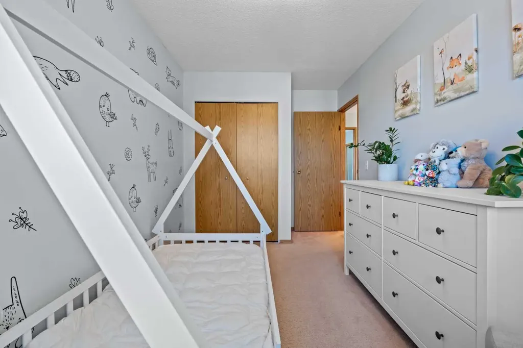 63 Falmere Way NE Calgary AB T3J 2Y7