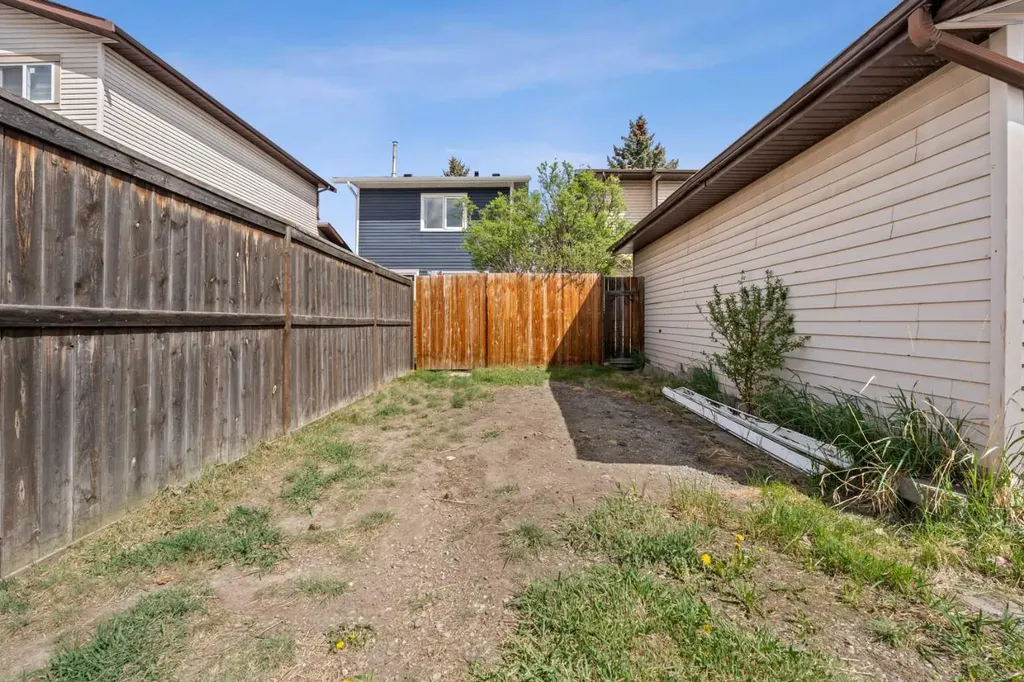 63 Falmere Way NE Calgary AB T3J 2Y7