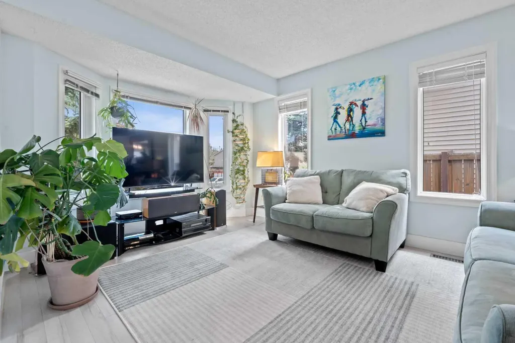 63 Falmere Way NE Calgary AB T3J 2Y7