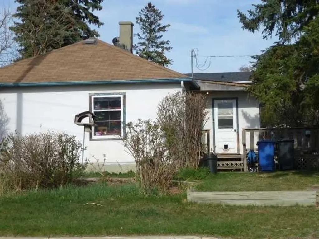 2301 20 Avenue N Bowden AB T0M 0K0