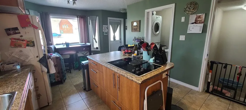 10417 89 Street Peace River AB T8S1N9