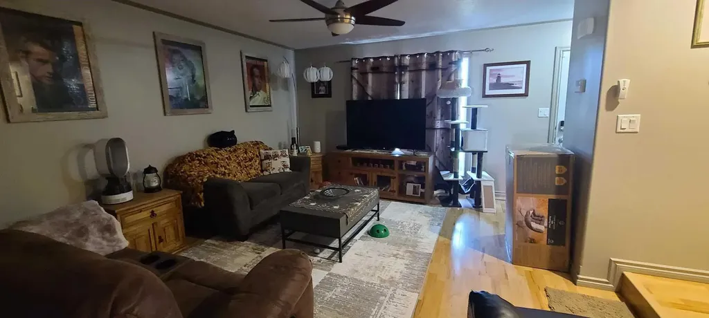 10417 89 Street Peace River AB T8S1N9