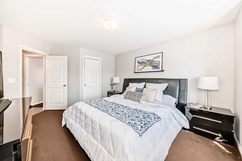 21 Valley Crescent Blackfalds AB T4M 0K4