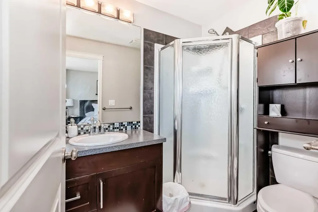 21 Valley Crescent Blackfalds AB T4M 0K4