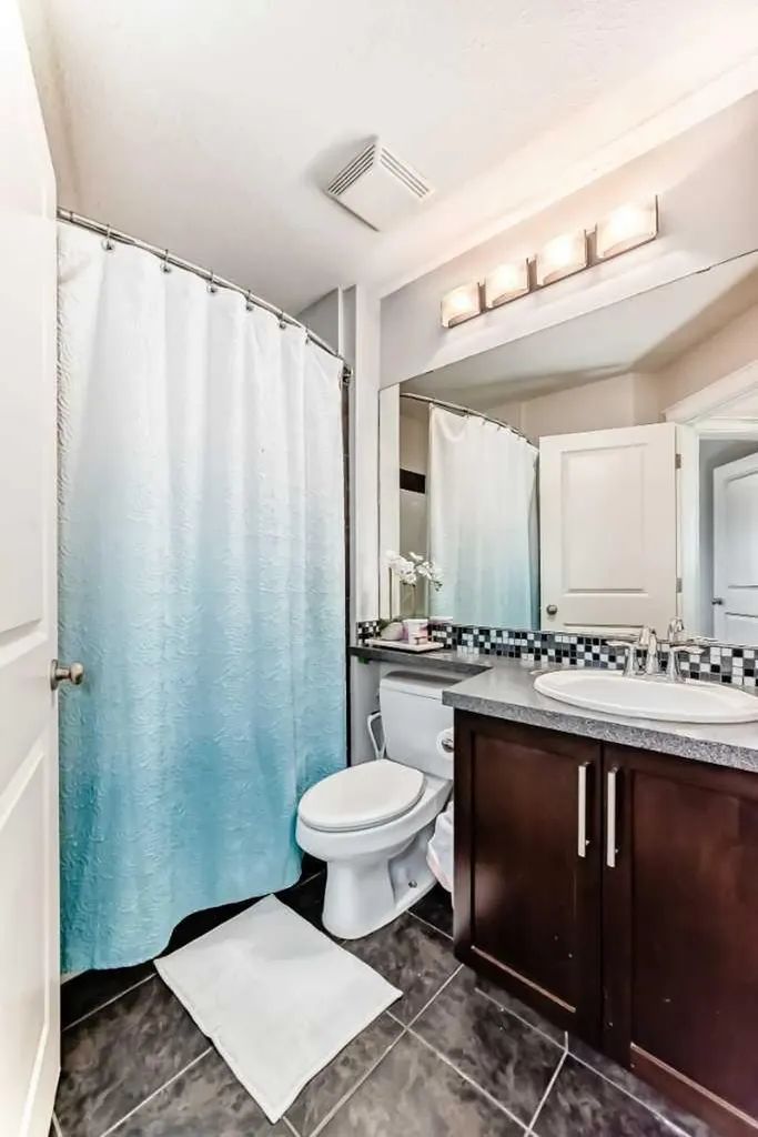 21 Valley Crescent Blackfalds AB T4M 0K4