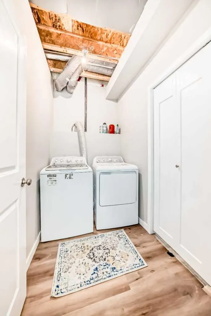 21 Valley Crescent Blackfalds AB T4M 0K4