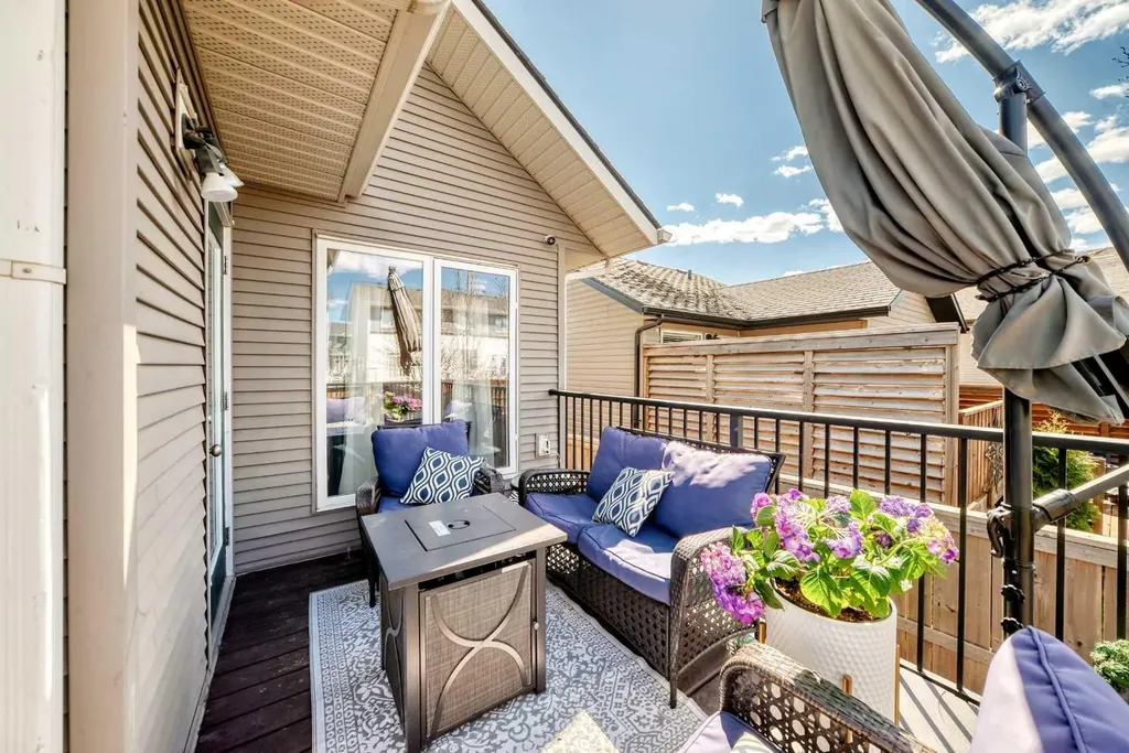 21 Valley Crescent Blackfalds AB T4M 0K4