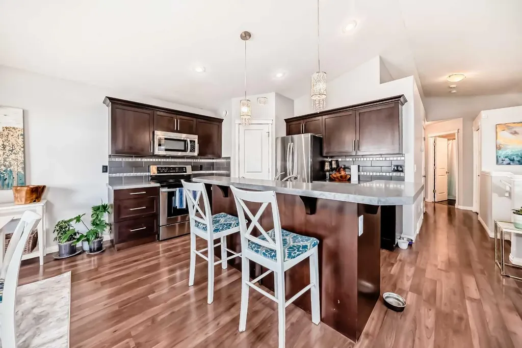 21 Valley Crescent Blackfalds AB T4M 0K4