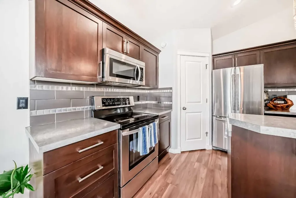 21 Valley Crescent Blackfalds AB T4M 0K4