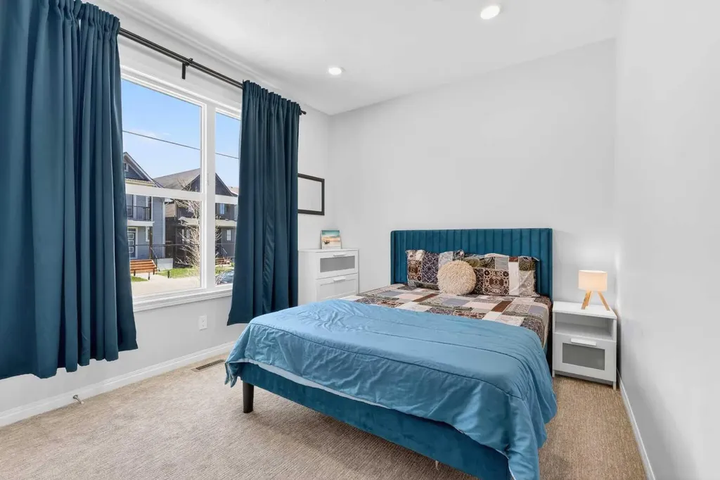 132 Seton Villas SE Calgary AB T3M 3L9