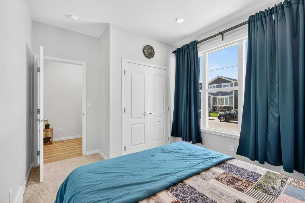 132 Seton Villas SE Calgary AB T3M 3L9