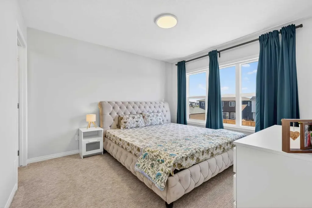 132 Seton Villas SE Calgary AB T3M 3L9