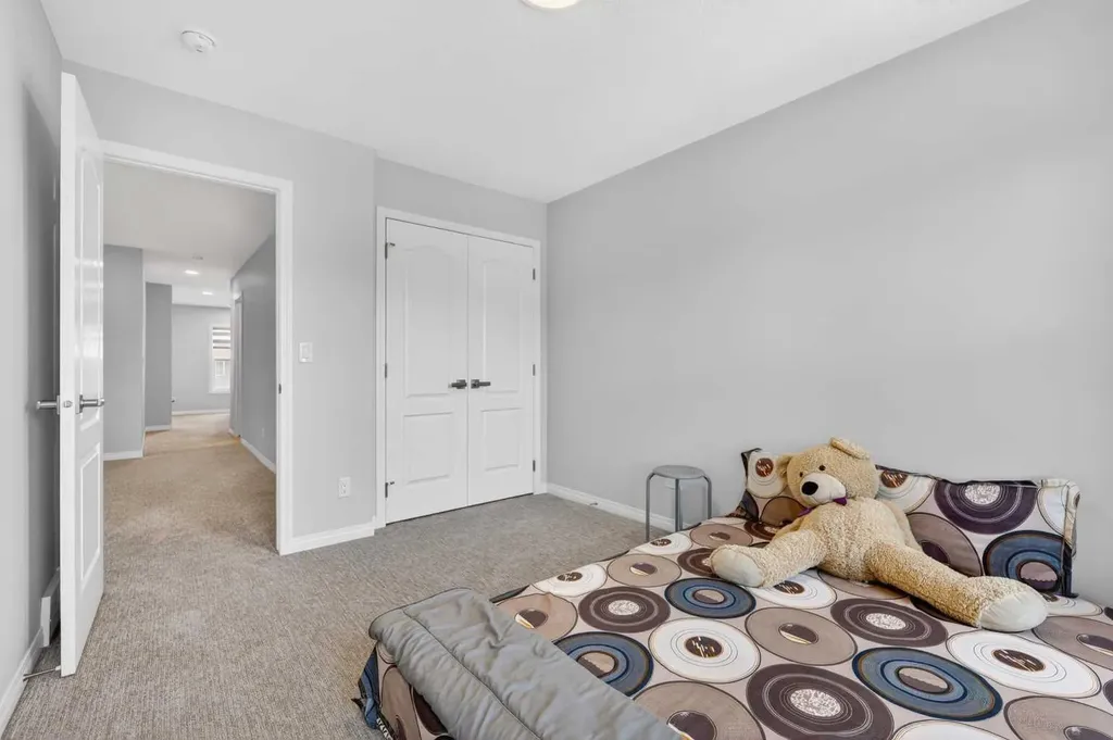 132 Seton Villas SE Calgary AB T3M 3L9