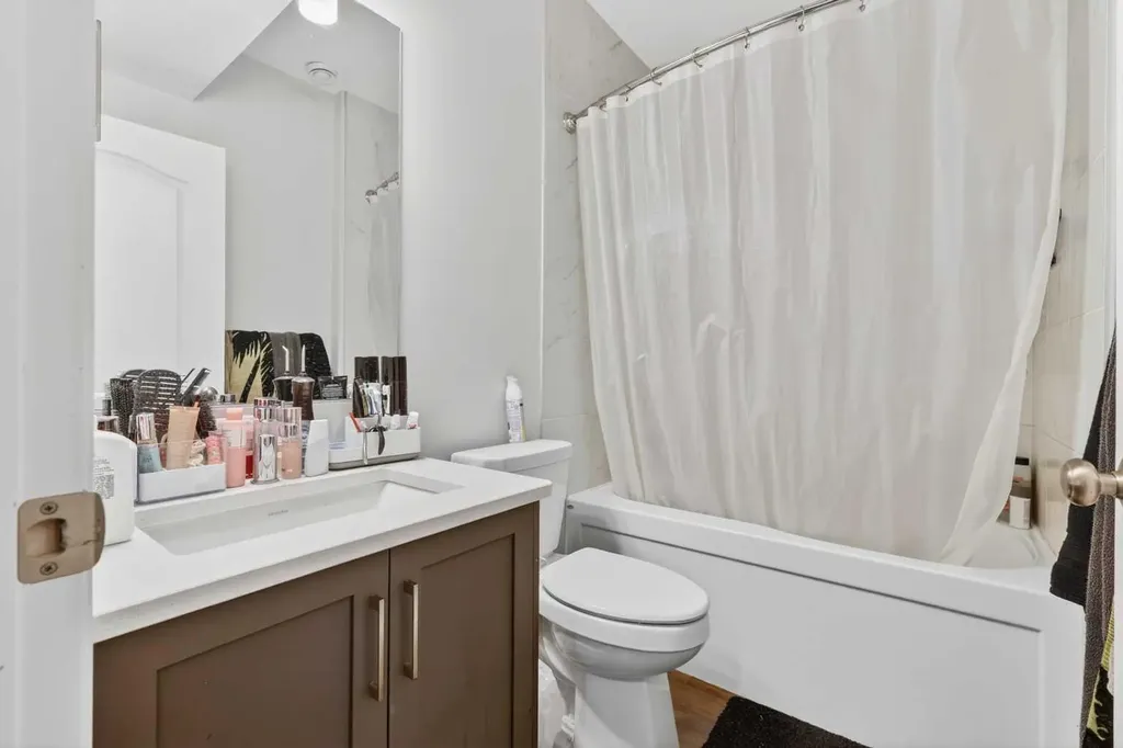 132 Seton Villas SE Calgary AB T3M 3L9