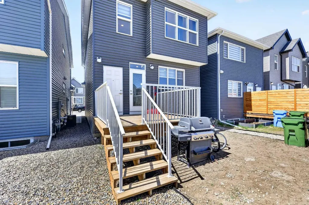132 Seton Villas SE Calgary AB T3M 3L9