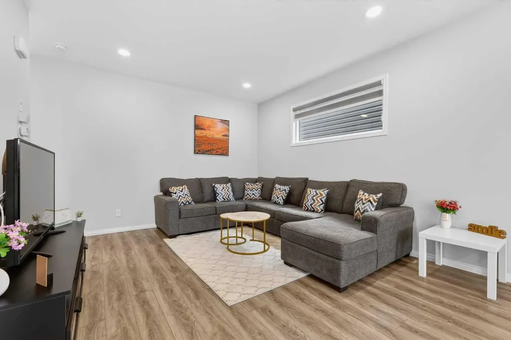 132 Seton Villas SE Calgary AB T3M 3L9