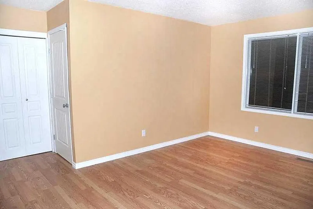 884 Rundlecairn Way NE Calgary AB T1Y 2R7