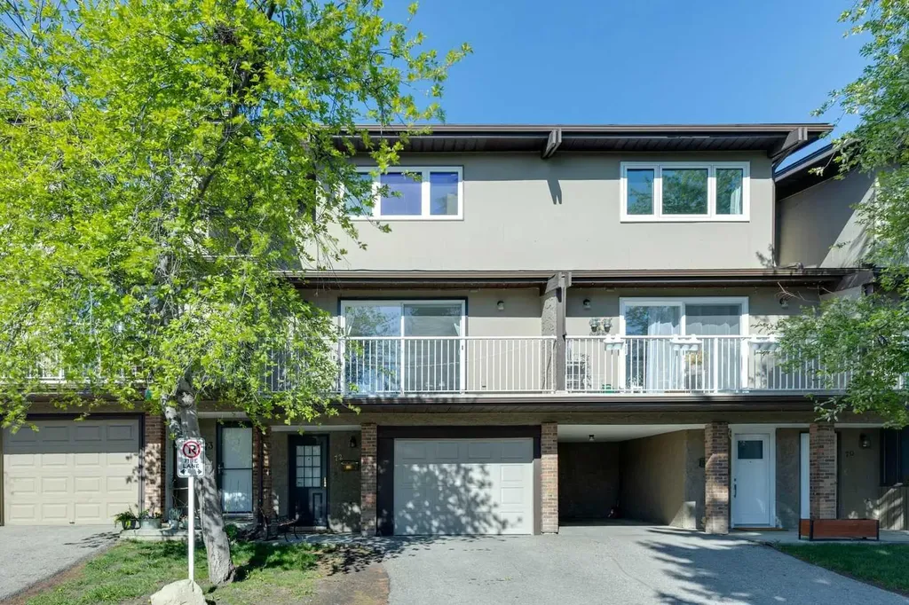 1055 72 Avenue NW Calgary AB T2K 5S4