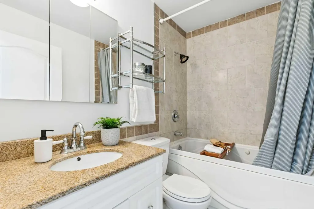 1055 72 Avenue NW Calgary AB T2K 5S4