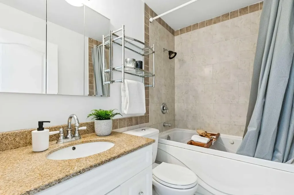 1055 72 Avenue NW Calgary AB T2K 5S4