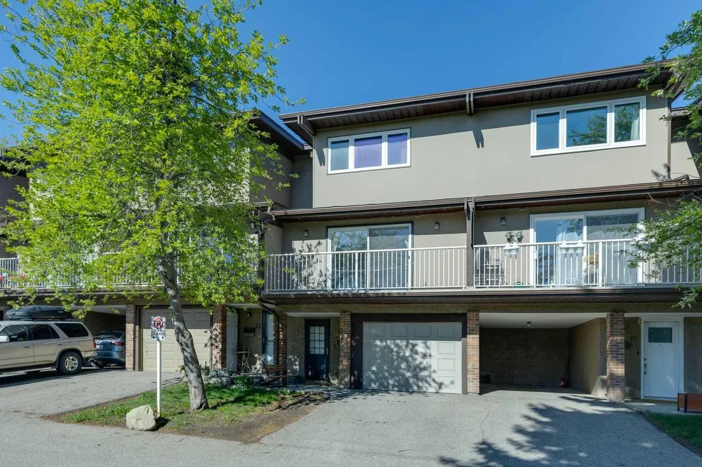 1055 72 Avenue NW Calgary AB T2K 5S4