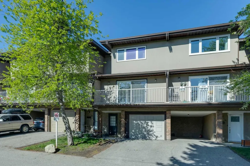 1055 72 Avenue NW Calgary AB T2K 5S4
