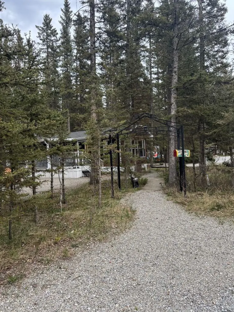 25 Timber Trail Sundre AB T0M 1X0