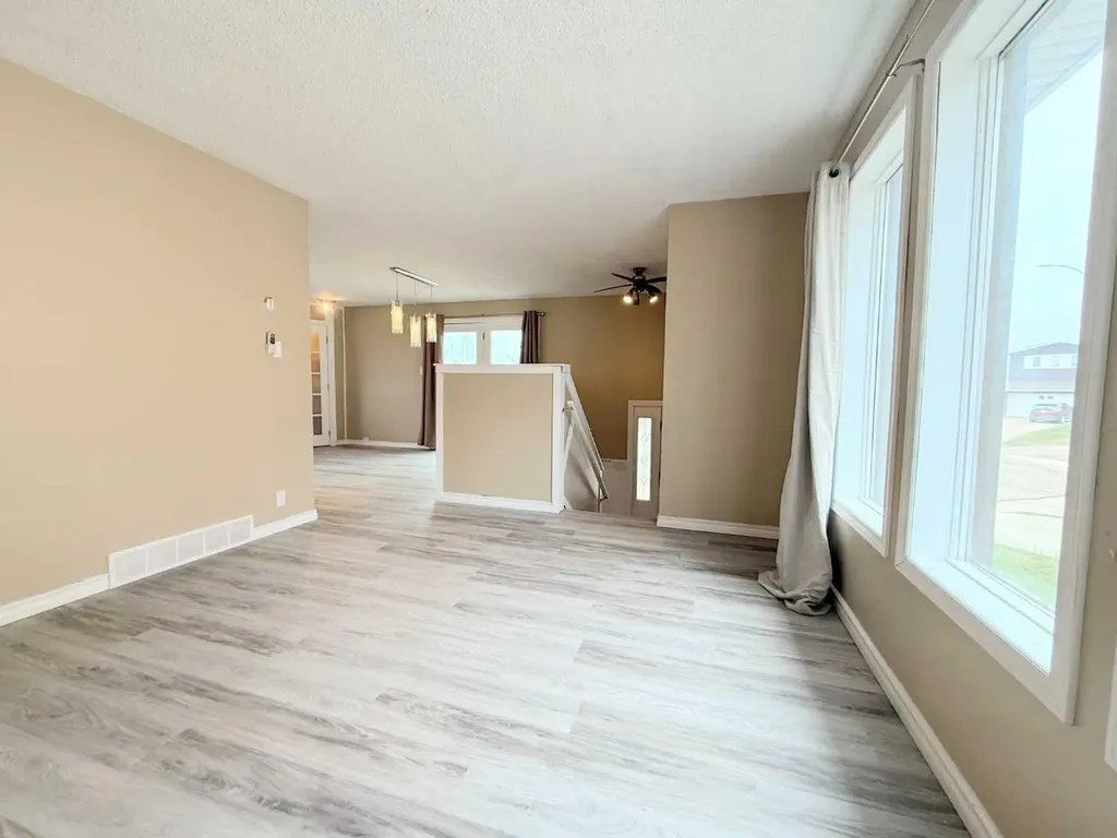 3209 45 Avenue Athabasca AB T9S 1P1
