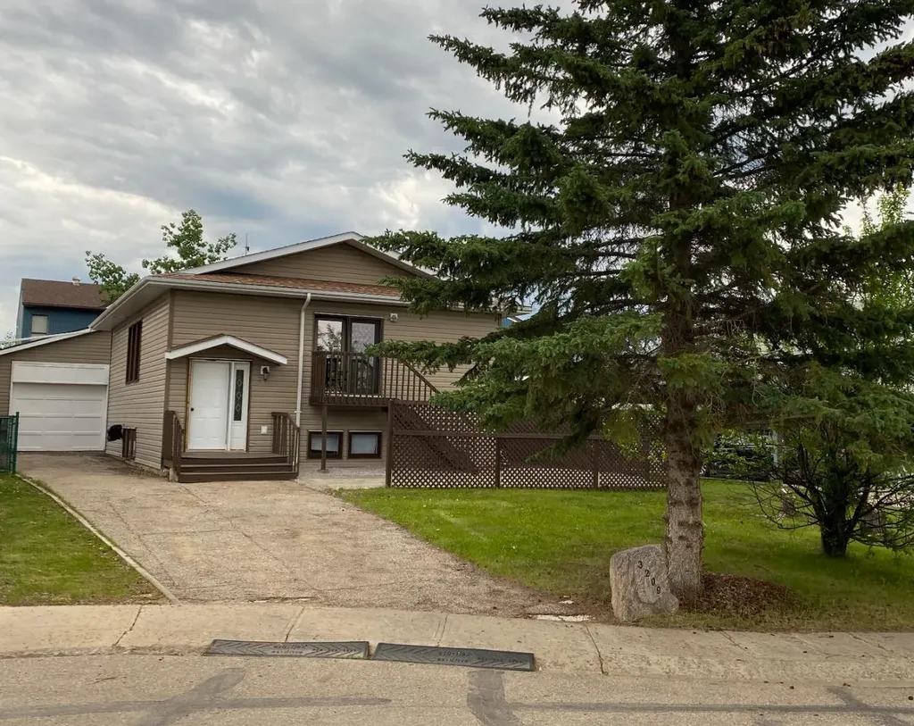 3209 45 Avenue Athabasca AB T9S 1P1