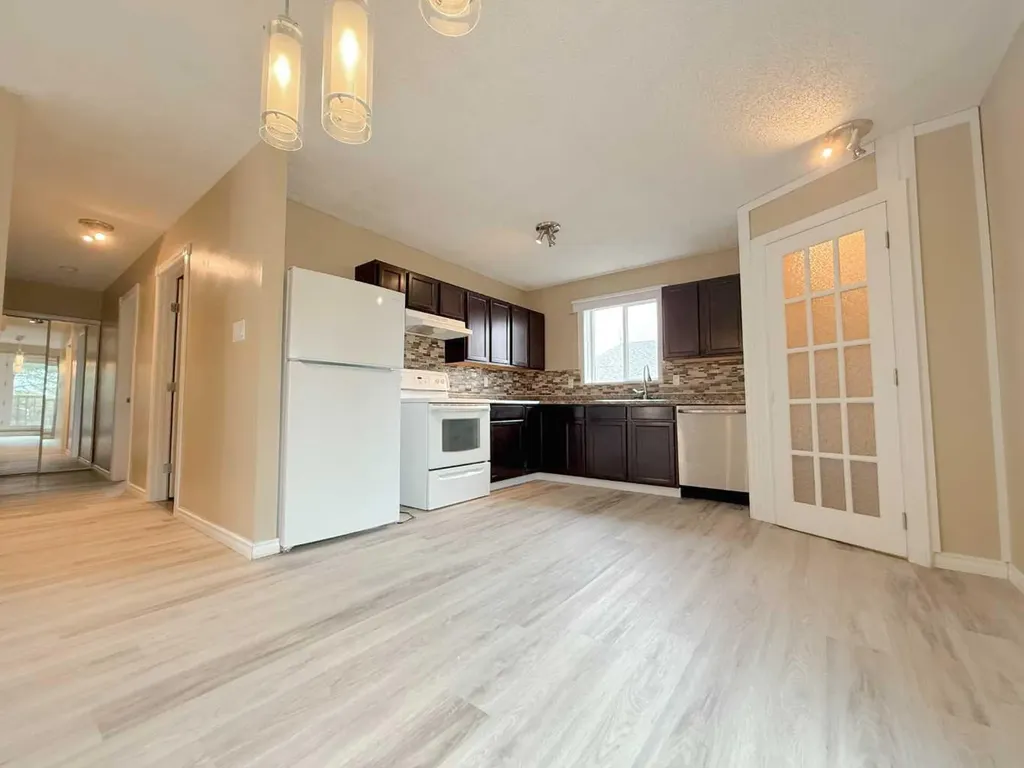 3209 45 Avenue Athabasca AB T9S 1P1