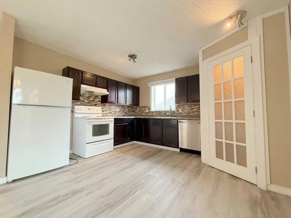 3209 45 Avenue Athabasca AB T9S 1P1