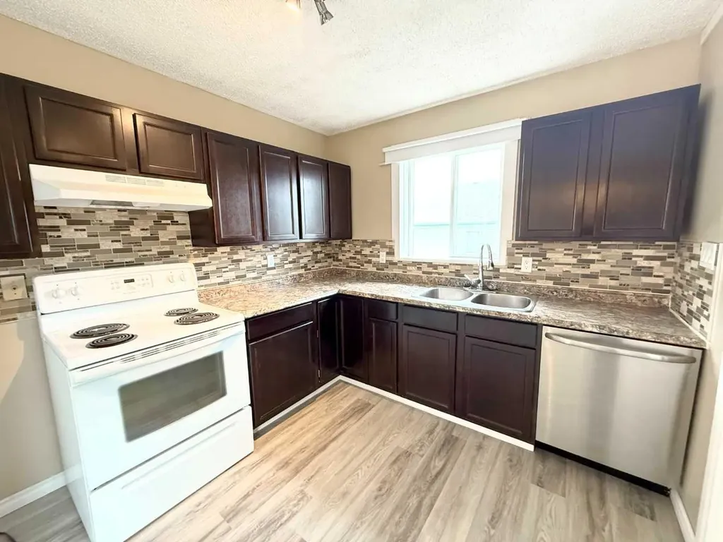 3209 45 Avenue Athabasca AB T9S 1P1
