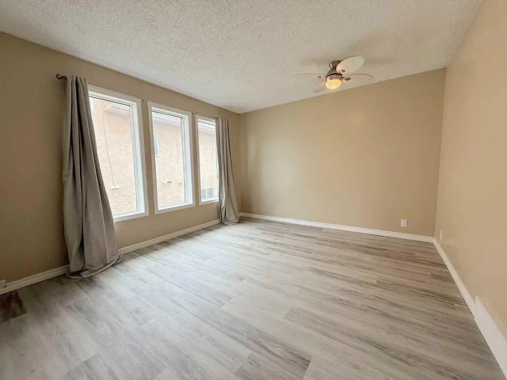 3209 45 Avenue Athabasca AB T9S 1P1