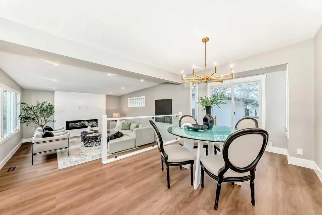 275 Silverview Way NW Calgary AB T3B 3K4