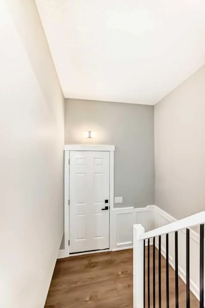 275 Silverview Way NW Calgary AB T3B 3K4