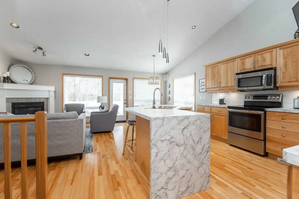 90 Alberts Close Red Deer AB T4R 3J7