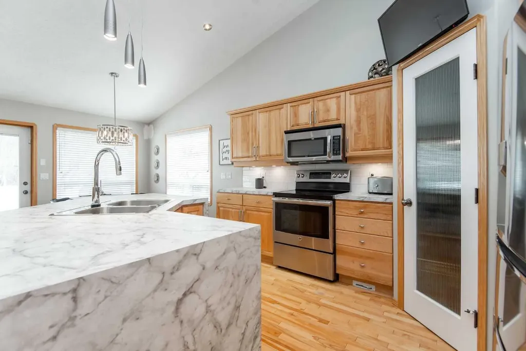 90 Alberts Close Red Deer AB T4R 3J7
