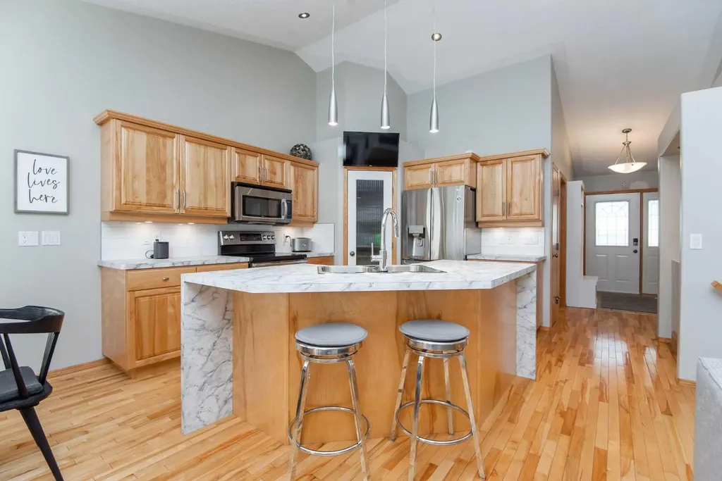 90 Alberts Close Red Deer AB T4R 3J7