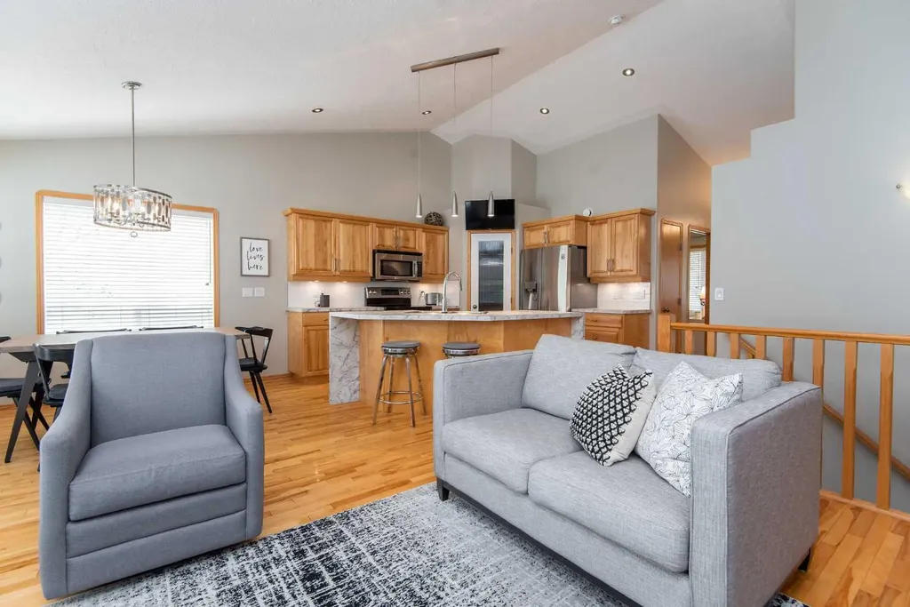 90 Alberts Close Red Deer AB T4R 3J7