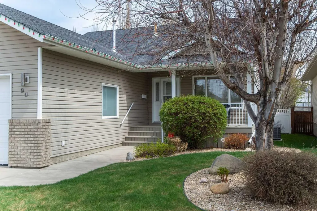 90 Alberts Close Red Deer AB T4R 3J7