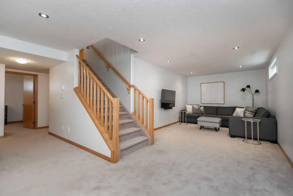 90 Alberts Close Red Deer AB T4R 3J7