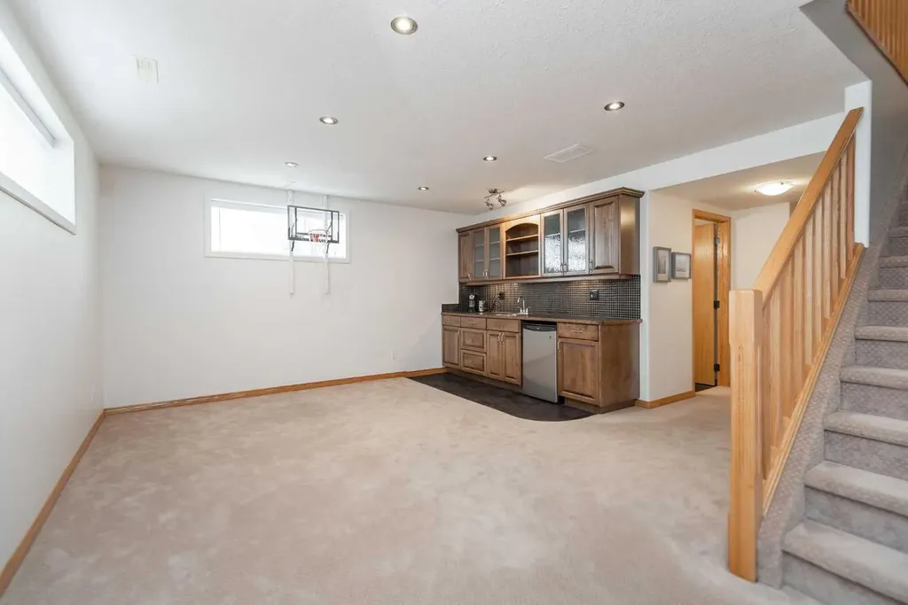 90 Alberts Close Red Deer AB T4R 3J7