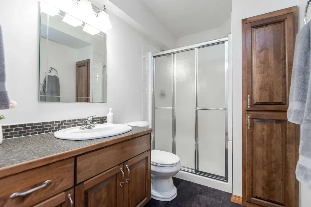 90 Alberts Close Red Deer AB T4R 3J7