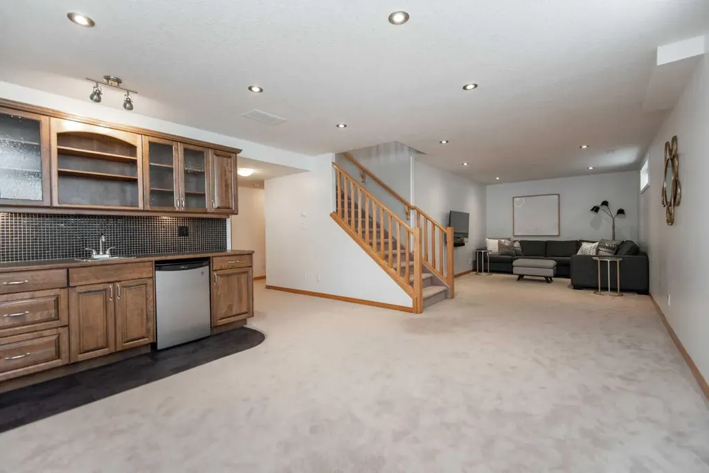 90 Alberts Close Red Deer AB T4R 3J7
