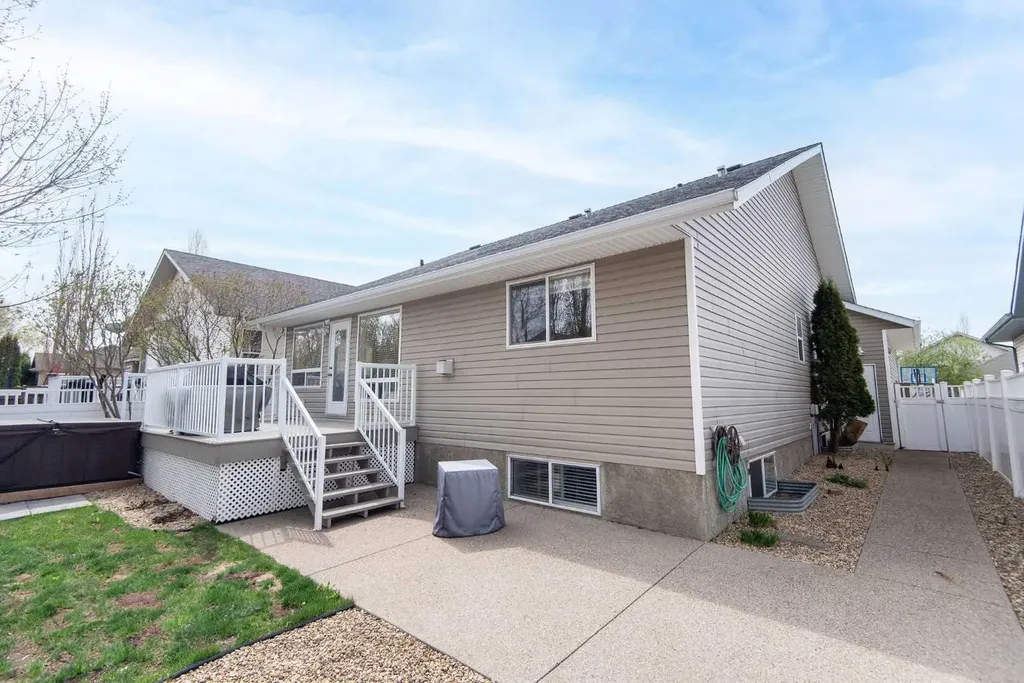 90 Alberts Close Red Deer AB T4R 3J7